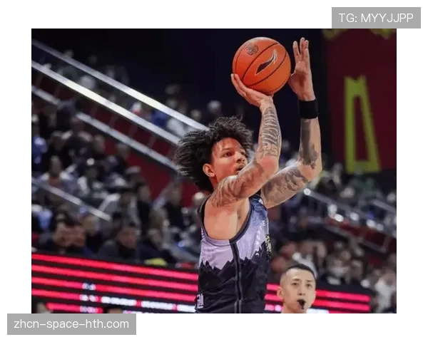 镜头回放:威尔逊抢断后四分卫长传,普拉姆快攻上篮锁定胜局 镜头回放:威尔逊抢断后四分卫长传,普拉姆快攻上篮锁定胜局